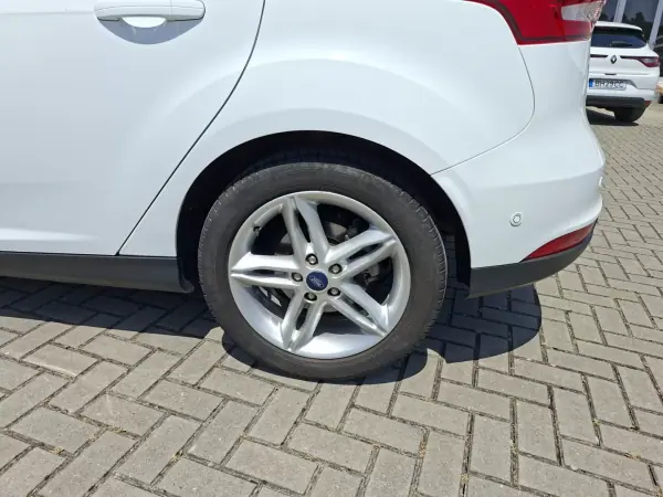Ford Focus 2017 - 11500 EUR, 55000 km - AUTO.MOTO.pt - 55000km - foto 9 de 32