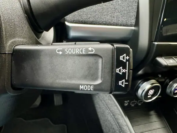 Renault Zoe 2020 - 25500 EUR, 30800 km - AUTO.MOTO.pt - 30800km - foto 13 de 34