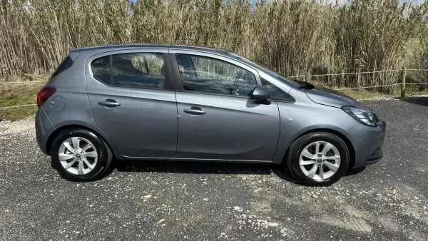 Opel Corsa 2018 - 10490 EUR, 161000 km - AUTO.MOTO.pt - 161000km - foto 4 de 15