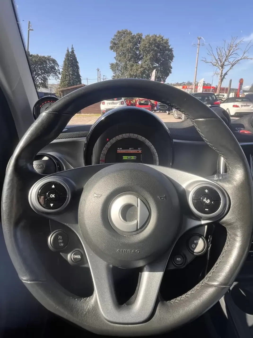 Smart Fortwo Cabrio 2019 - 14000 EUR, 48700 km - AUTO.MOTO.pt - 48700km - foto 7 de 19