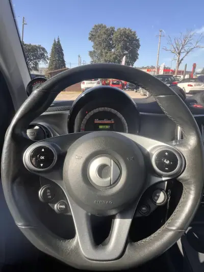 Smart Fortwo Cabrio 2019 - 14000 EUR, 48700 km - AUTO.MOTO.pt - 48700km - foto 7 de 19