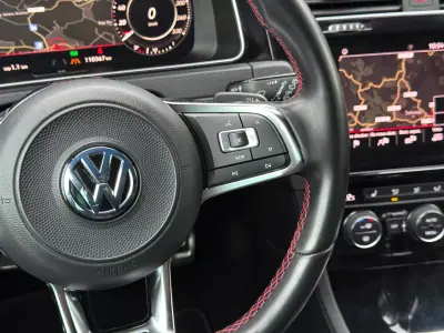 Volkswagen Golf 2019 - 27990 EUR, 110000 km - AUTO.MOTO.pt - 110000km - foto 21 de 33