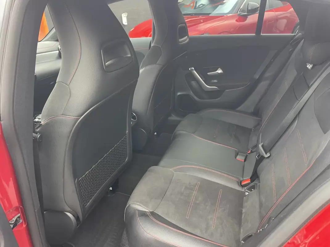 Mercedes-Benz CLA 250 2021 - 30950 EUR, 98675 km - 98675km - foto 9 de 15
