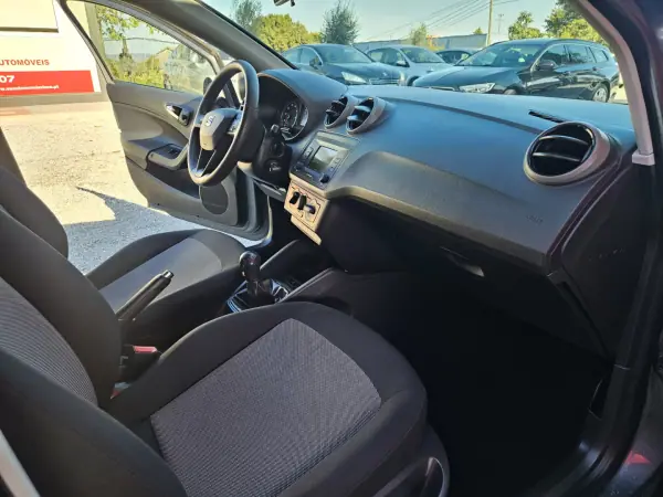 SEAT Ibiza 2016 - 9900 EUR, 122800 km - AUTO.MOTO.pt - 122800km - foto 15 de 40