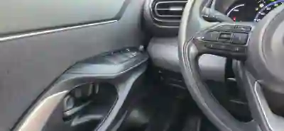 Toyota Yaris Cross 2023 - 24500 EUR, 38700 km - AUTO.MOTO.pt - 38700km - foto 7 de 14