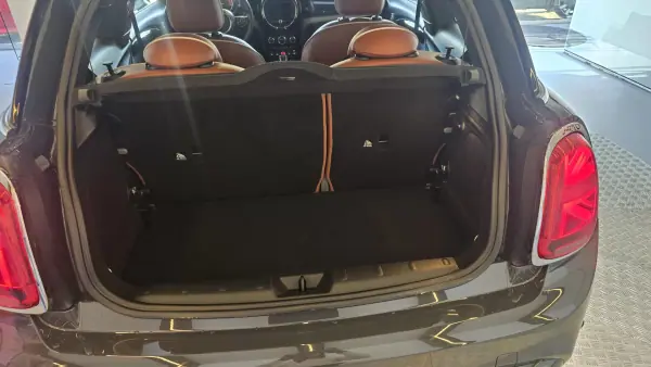 MINI Cooper 2019 - 25500 EUR, 96321 km - AUTO.MOTO.pt - 96321km - foto 22 de 53