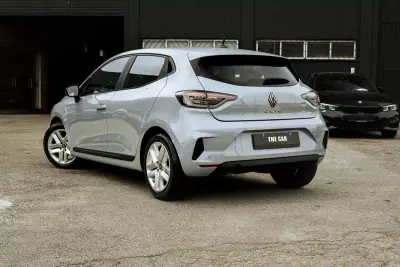 Renault Clio 2024 - 18900 EUR, 14000 km - AUTO.MOTO.pt - 14000km - foto 2 de 23
