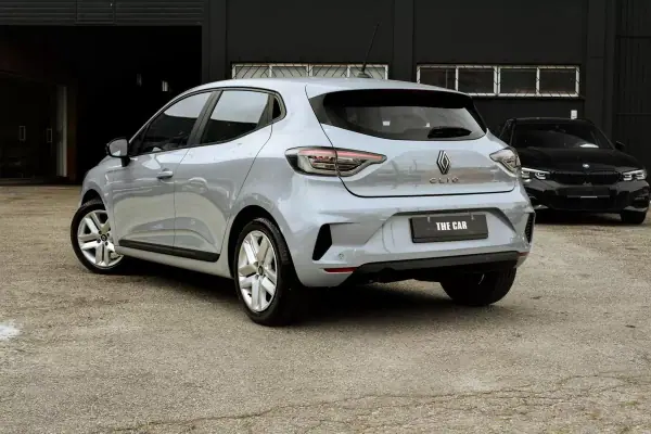 Renault Clio 2024 - 18900 EUR, 14000 km - AUTO.MOTO.pt - 14000km - foto 2 de 23