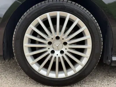Mercedes-Benz A 180 2015 - 14950 EUR, 180700 km - AUTO.MOTO.pt - 180700km - foto 33 de 37