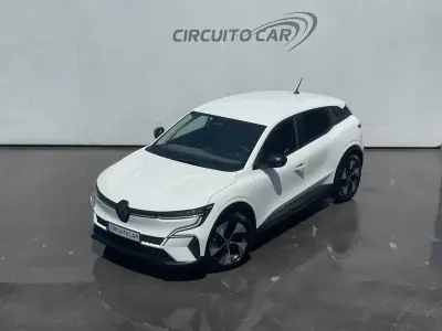 Renault Mégane E-Tech 2022 - 23900 EUR, 75483 km - AUTO.MOTO.pt - 75483km - foto 7 de 30