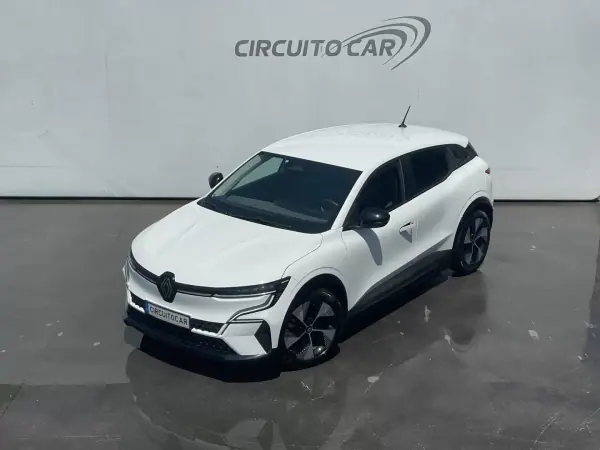 Renault Mégane E-Tech 2022 - 23900 EUR, 75483 km - AUTO.MOTO.pt - 75483km - foto 7 de 30