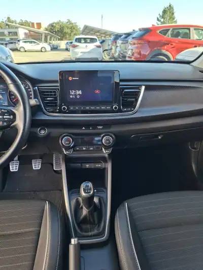 Kia Rio 2021 - 15500 EUR, 70500 km - AUTO.MOTO.pt - 70500km - foto 20 de 38