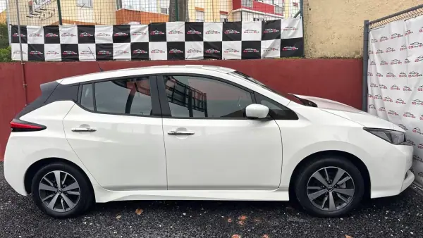 Nissan Leaf 2021 - 14900 EUR, 22900 km - AUTO.MOTO.pt - 22900km - foto 7 de 12