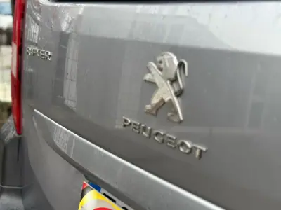 Peugeot Rifter 2018 - 20900 EUR, 64900 km - AUTO.MOTO.pt - 64900km - foto 7 de 22