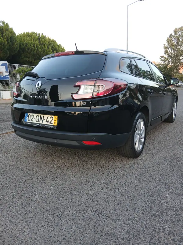 Renault Mégane Sport Tourer 2015 - 6800 EUR, 240000 km - AUTO.MOTO.pt - 240000km - foto 3 de 7