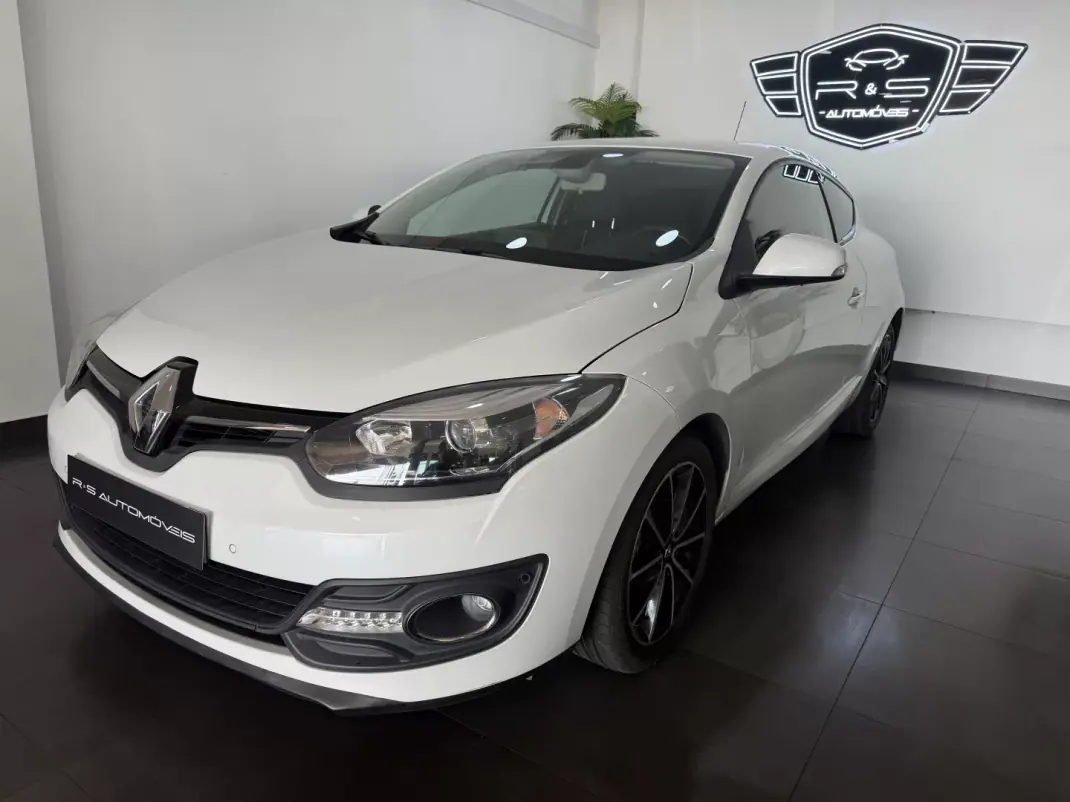 Renault Mégane Coupe 2014 - 11500 EUR, 100000 km - AUTO.MOTO.pt - 100000km - foto 3 de 12