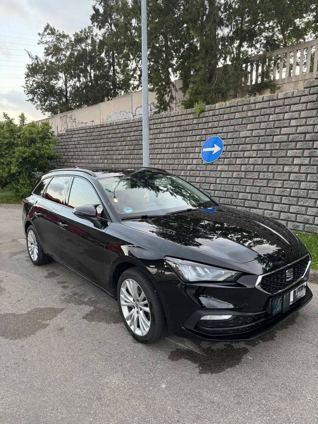 SEAT Leon 2024 - 18500 EUR, 41000 km - AUTO.MOTO.pt - 41000km - foto 2 de 11