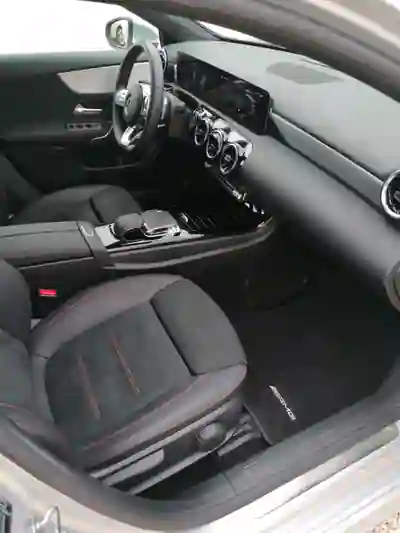 Mercedes-Benz A 180 2019 - 23950 EUR, 114000 km - AUTO.MOTO.pt - 114000km - foto 9 de 12