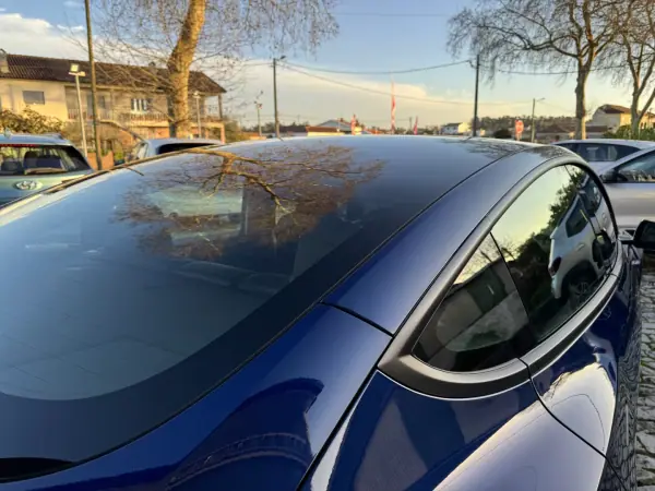 Tesla Model 3 2021 - 26500 EUR, 105000 km - AUTO.MOTO.pt - 105000km - foto 24 de 37