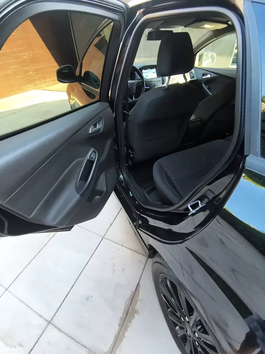 Ford Focus SW 2019 - 13900 EUR, 184000 km - AUTO.MOTO.pt - 184000km - foto 20 de 29
