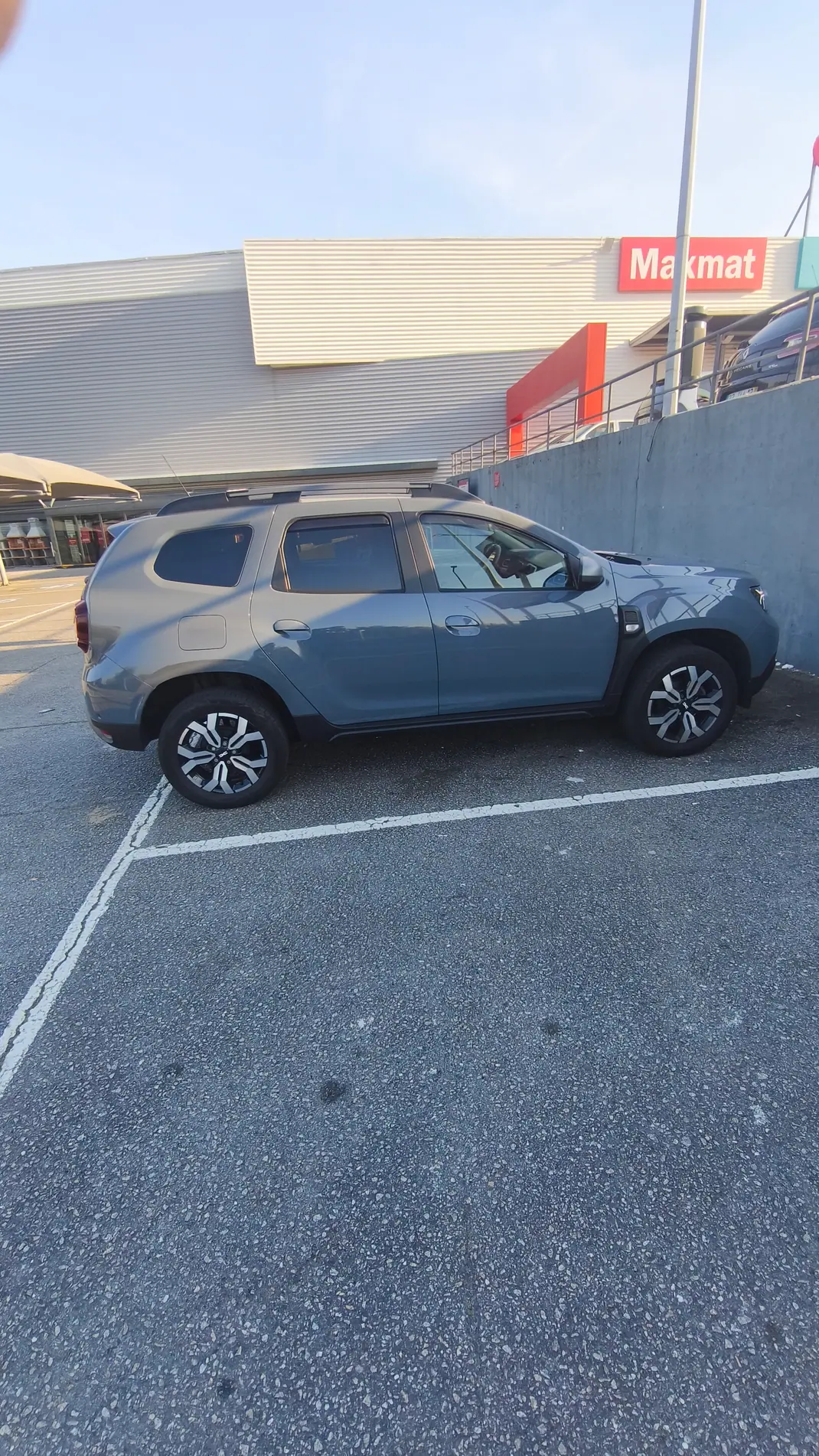 Dacia Duster 2023 - 20000 EUR, 27000 km - AUTO.MOTO.pt - 27000km - foto 3 de 22