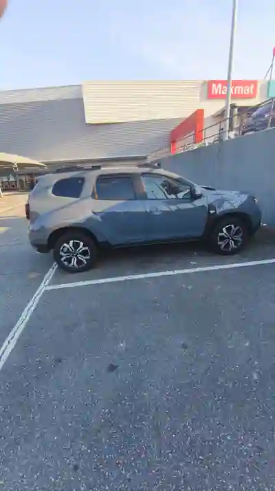 Dacia Duster 2023 - 20000 EUR, 27000 km - AUTO.MOTO.pt - 27000km - foto 3 de 22