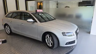 Audi A4 Avant 2010 - 9500 EUR, 253856 km - AUTO.MOTO.pt - 253856km - foto 20 de 52