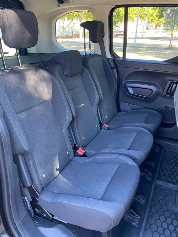 Peugeot Rifter 2019 - 19500 EUR, 110000 km - AUTO.MOTO.pt - 110000km - foto 10 de 11