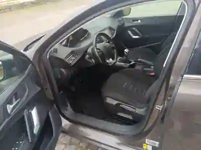 Peugeot 308 SW 2014 - 6490 EUR, 202000 km - 202000km - foto 11 de 15