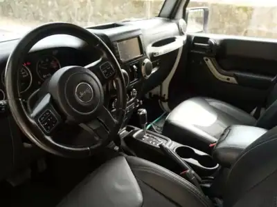 Jeep Wrangler Unlimited 2017 - 46900 EUR, 158085 km - AUTO.MOTO.pt - 158085km - foto 14 de 25