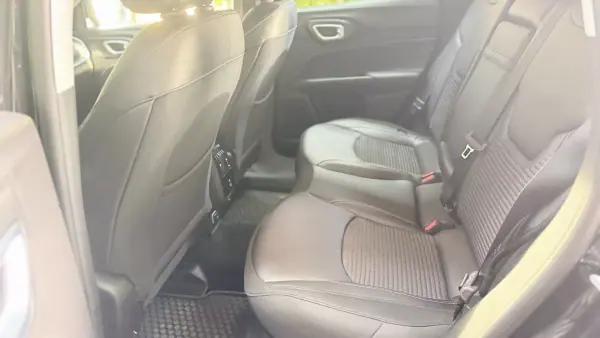 Jeep Compass 2024 - 29500 EUR, 11000 km - AUTO.MOTO.pt - 11000km - foto 9 de 31