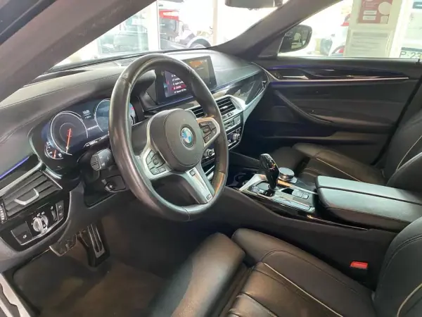 BMW M550d 2017 - 44900 EUR, 138217 km - AUTO.MOTO.pt - 138217km - foto 24 de 55