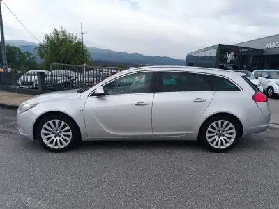Opel Insignia Sports Tourer 2009 - 7500 EUR, 266000 km - AUTO.MOTO.pt - 266000km - foto 7 de 24