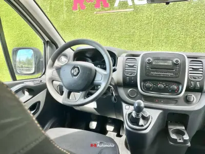 Renault Trafic 2016 - 21900 EUR, 167000 km - AUTO.MOTO.pt - 167000km - foto 3 de 8