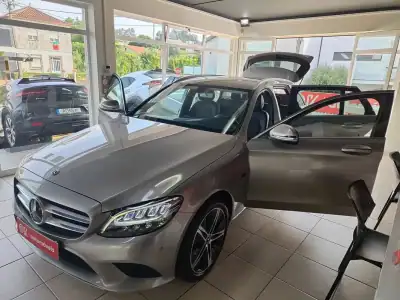 Mercedes-Benz C 300 2020 - 25750 EUR, 107000 km - AUTO.MOTO.pt - 107000km - foto 19 de 42