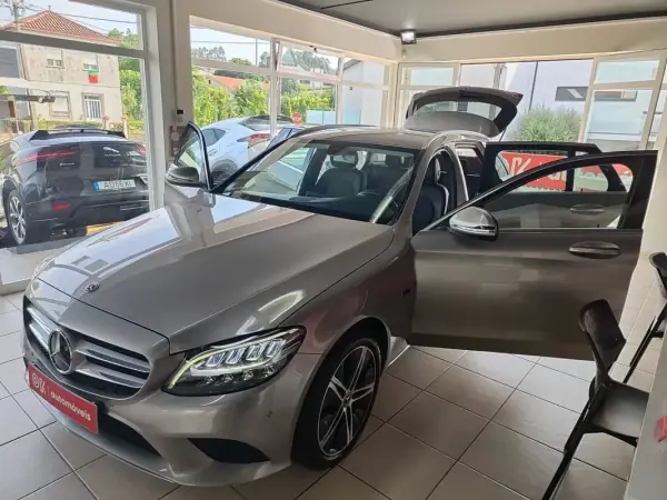 Mercedes-Benz C 300 2020 - 25750 EUR, 107000 km - AUTO.MOTO.pt - 107000km - foto 19 de 42