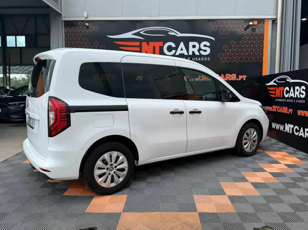 Renault Kangoo 2024 - 25900 EUR, 84343 km - AUTO.MOTO.pt - 84343km - foto 2 de 18