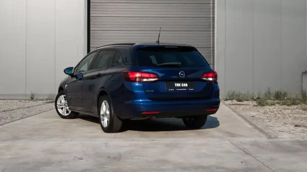 Opel Astra Sports Tourer 2020 - 12999 EUR, 97000 km - AUTO.MOTO.pt - 97000km - foto 6 de 25