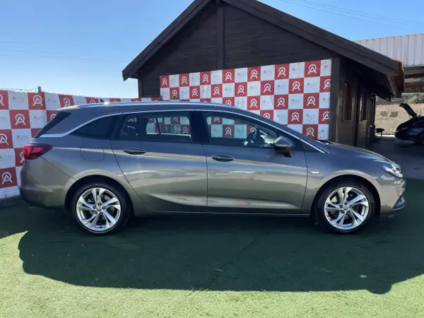 Opel Astra Sports Tourer 2019 — foto 2 de 22