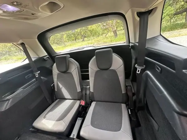 Citroën C4 Grand Picasso 2015 - 10350 EUR, 149000 km - AUTO.MOTO.pt - 149000km - foto 10 de 16