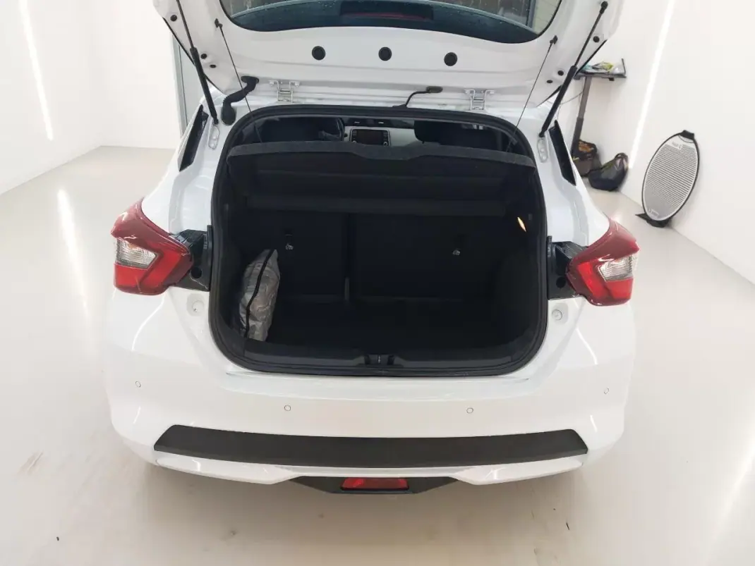 Nissan Micra 2019 - 13900 EUR, 49000 km - AUTO.MOTO.pt - 49000km - foto 3 de 11