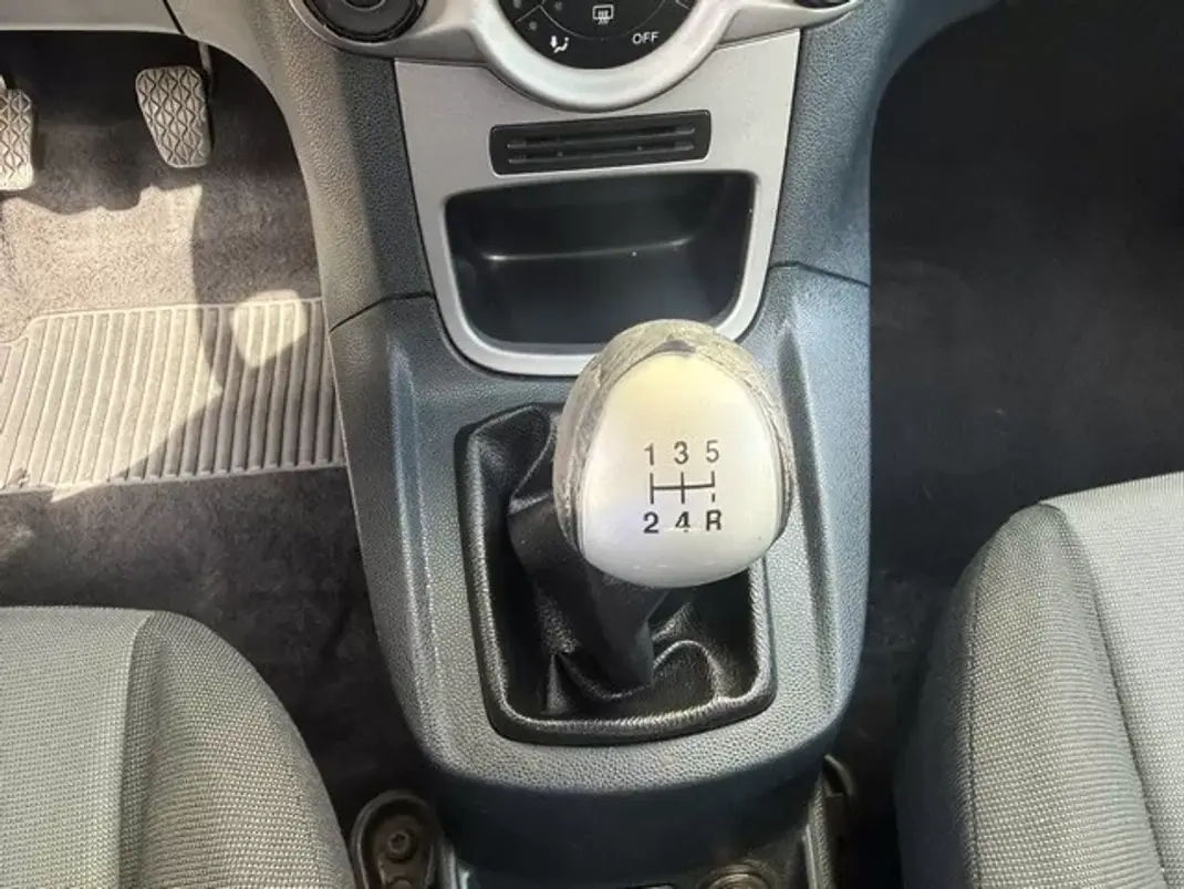 Ford Fiesta 2009 - 5500 EUR, 157000 km - 157000km - foto 21 de 30