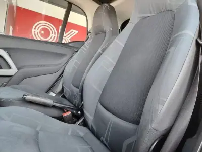 Smart Fortwo Cabrio 2009 - 5750 EUR, 141300 km - AUTO.MOTO.pt - 141300km - foto 21 de 30