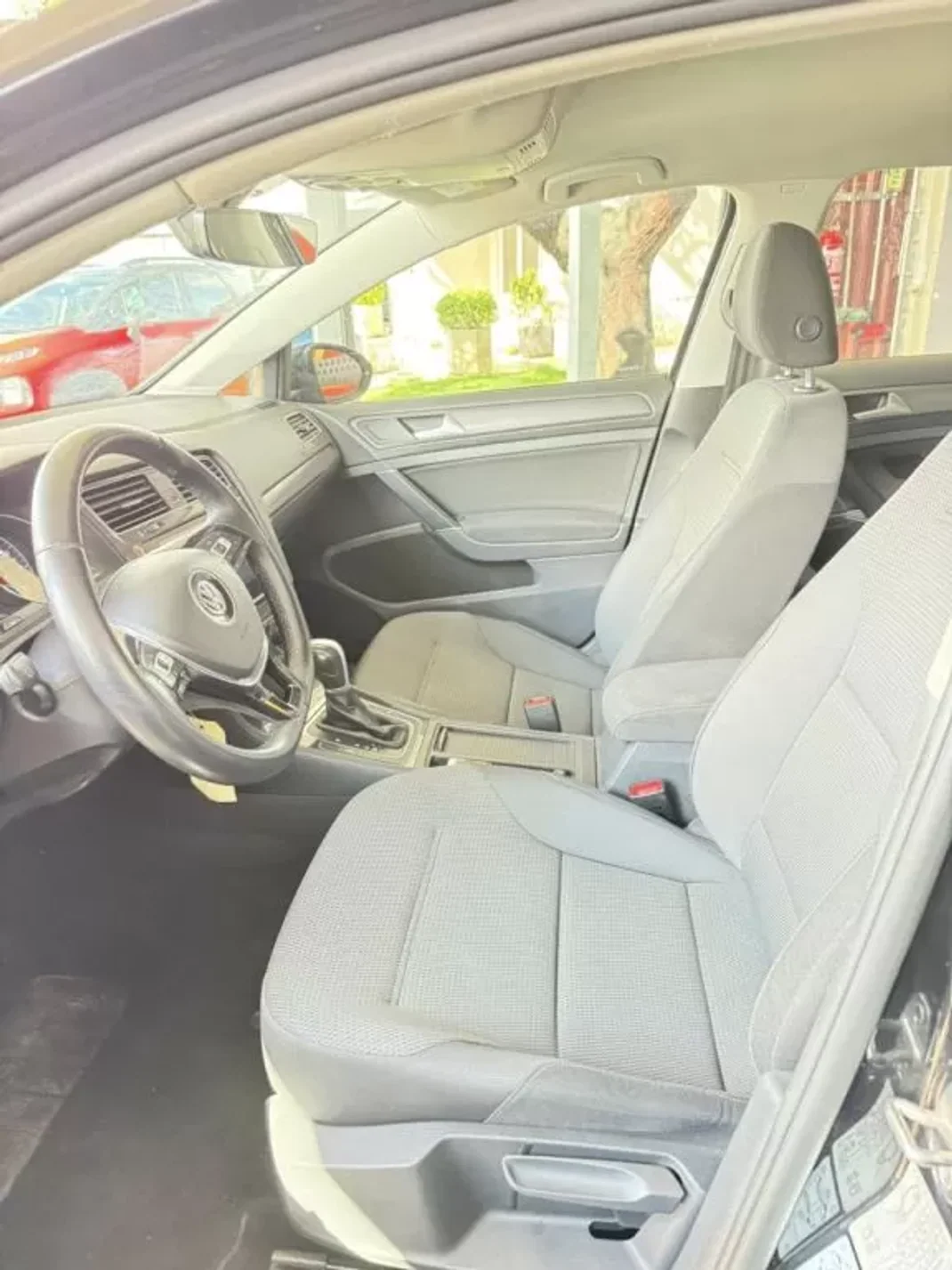 Volkswagen Golf 2017 - 19900 EUR, 117104 km - AUTO.MOTO.pt - 117104km - foto 7 de 13