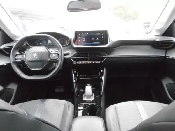 Peugeot e-208 2021 - 18000 EUR, 85265 km - AUTO.MOTO.pt - 85265km - foto 13 de 40