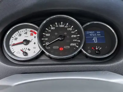 Renault Mégane 2012 - 6500 EUR, 231500 km - 231500km - foto 18 de 21
