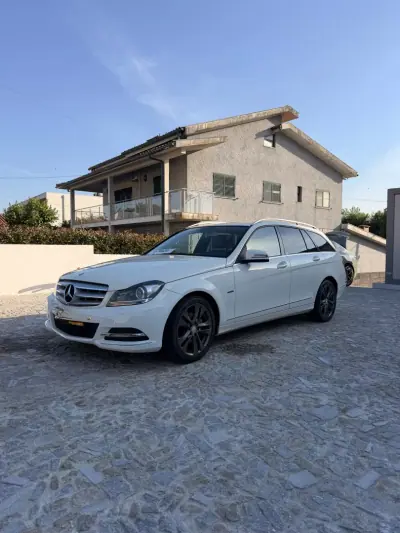 Mercedes-Benz C 220 2011 - 10900 EUR, 315000 km - AUTO.MOTO.pt - 315000km - foto 3 de 10
