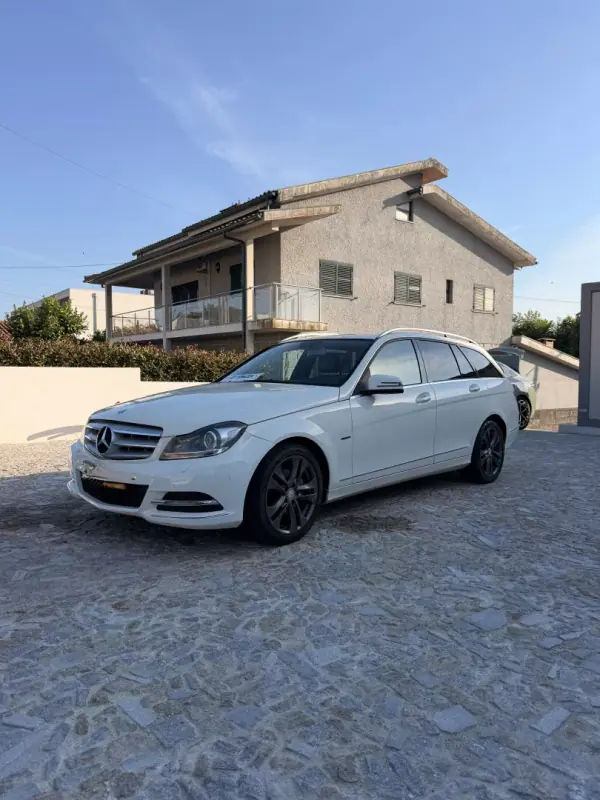 Mercedes-Benz C 220 2011 - 10900 EUR, 315000 km - AUTO.MOTO.pt - 315000km - foto 3 de 10