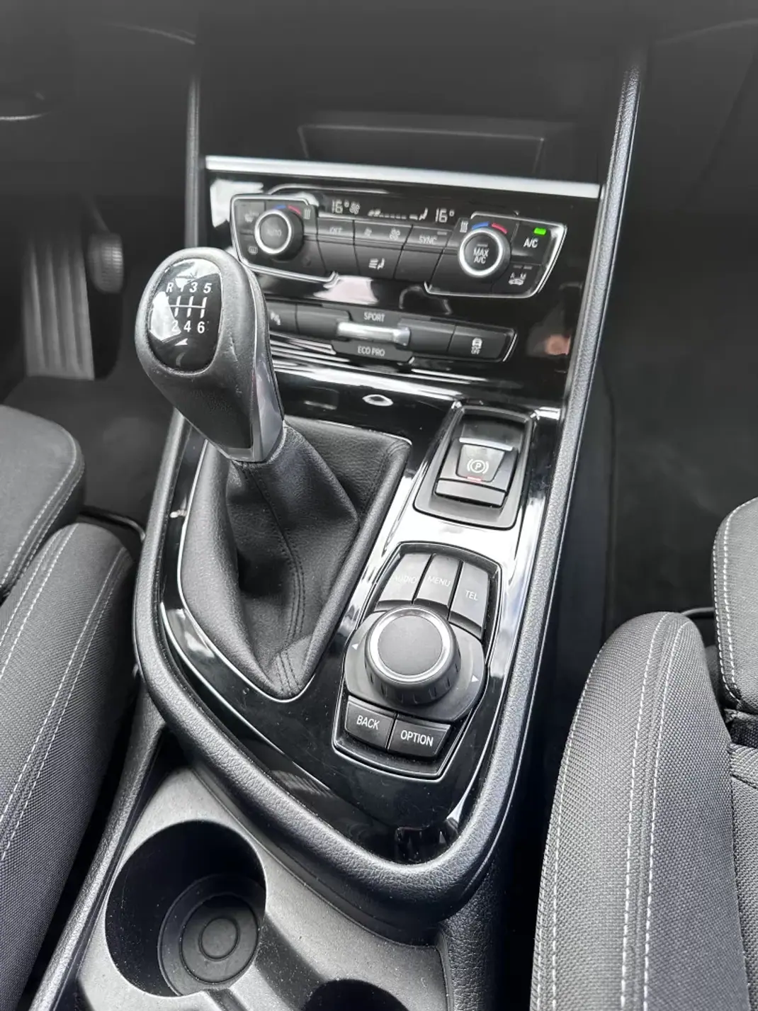 BMW 218 Active Tourer 2016 - 14900 EUR, 190000 km - AUTO.MOTO.pt - 190000km - foto 52 de 58