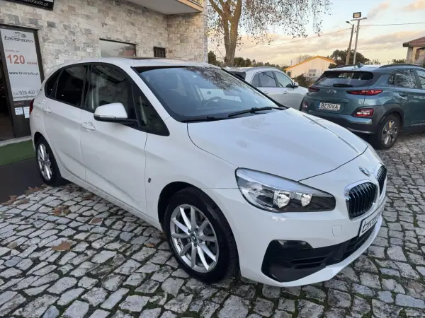 BMW 225xe Active Tourer 2018 - 18900 EUR, 68000 km - AUTO.MOTO.pt - 68000km - foto 2 de 52